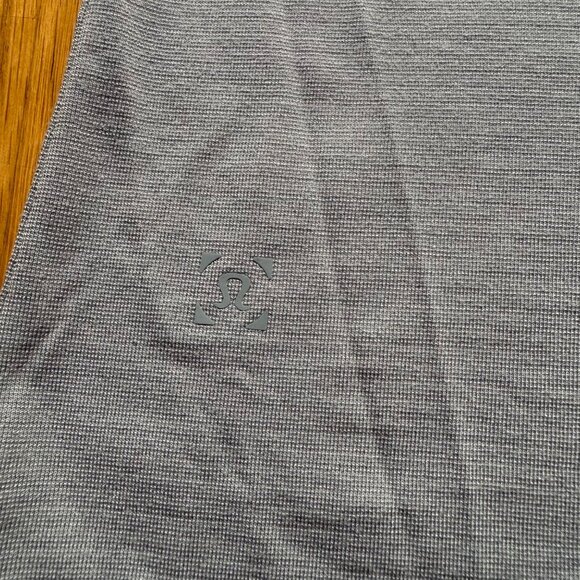 Lululemon Size L Ash Gray Soft Jersey Classic Fit Short Sleeve Polo Shirt Top - Picture 12 of 12